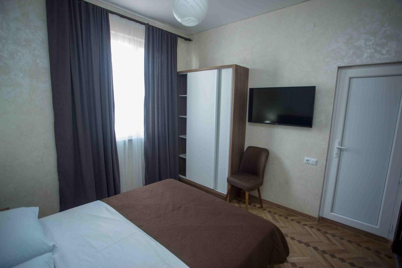 Hotel Lord Batumi Kültér fotó