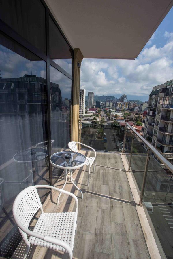 Hotel Lord Batumi Kültér fotó