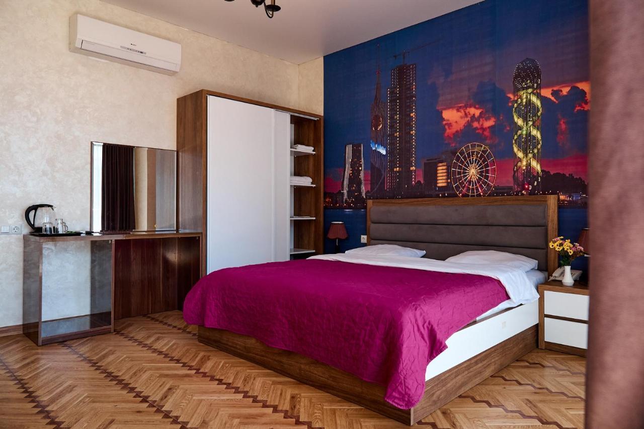 Hotel Lord Batumi Kültér fotó